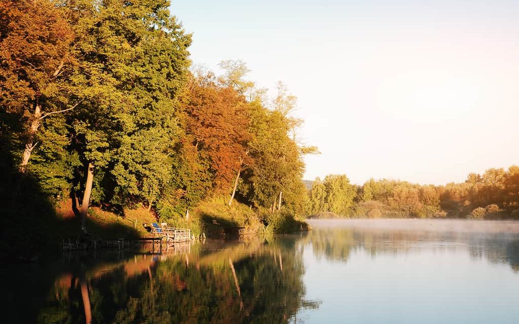 Falls colours over Long Lake.